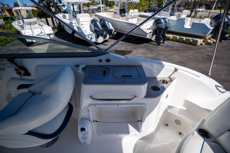 Thumbnail 16 for Used 2014 Hurricane SunDeck SD 2400 OB boat for sale in West Palm Beach, FL