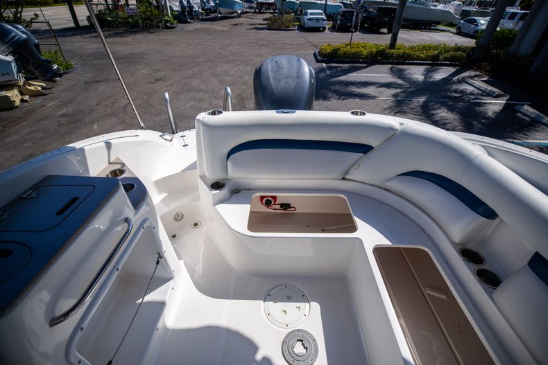 Thumbnail 15 for Used 2014 Hurricane SunDeck SD 2400 OB boat for sale in West Palm Beach, FL