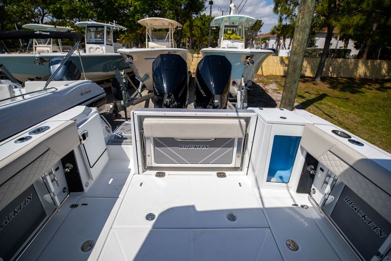 Thumbnail 5 for New 2022 Blackfin 272DC boat for sale in West Palm Beach, FL