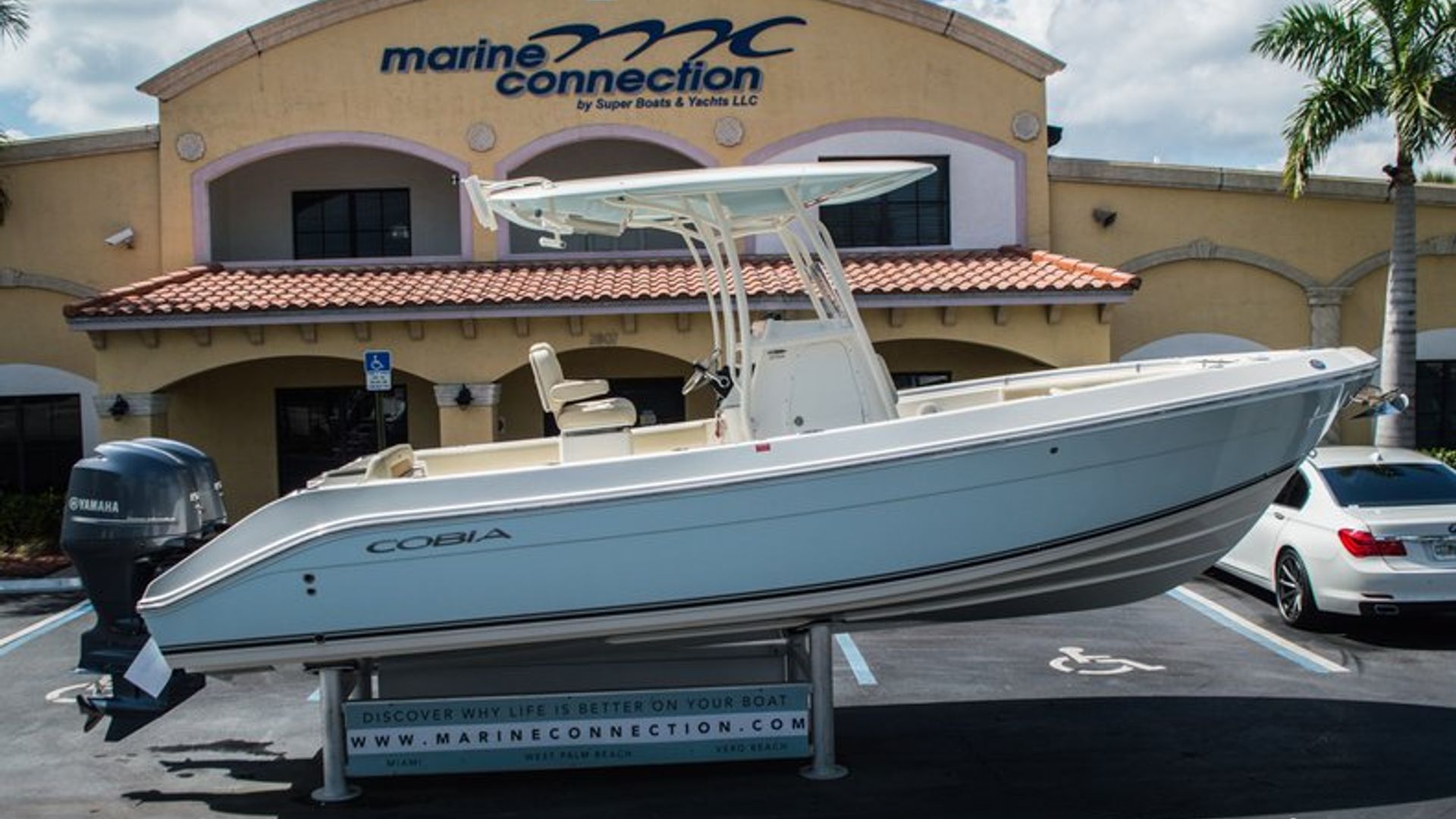 New 2015 Cobia 256 Center Console #K033 image 1