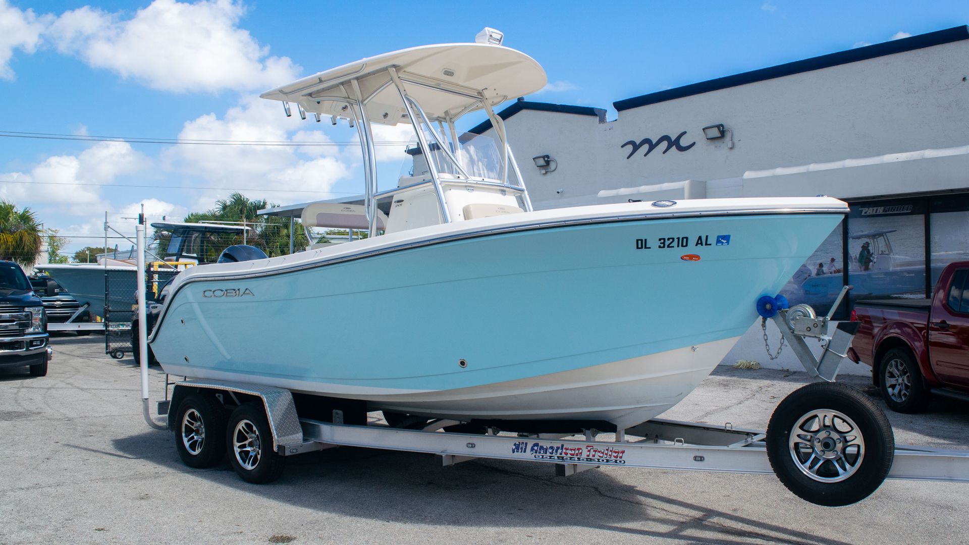 Used 2018 Cobia 201 CC #T004 image 2