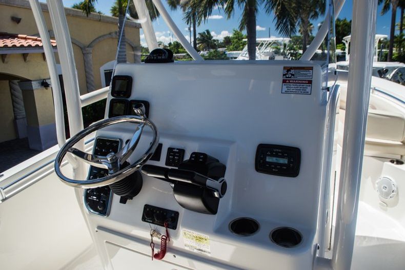 Thumbnail 34 for New 2015 Cobia 237 Center Console boat for sale in West Palm Beach, FL