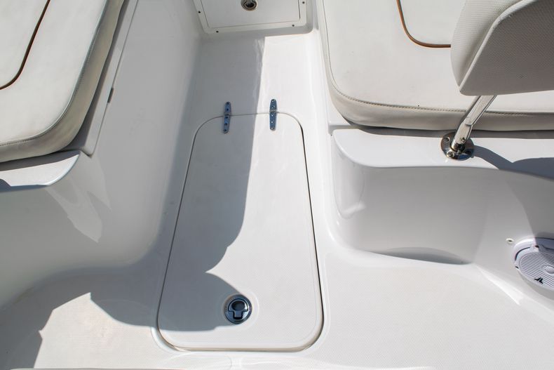 Thumbnail 33 for Used 2019 Sea Hunt Gamefish 25 boat for sale in Fort Lauderdale, FL