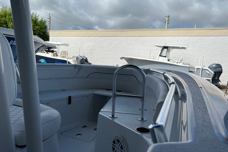 Thumbnail 7 for Used 2021 Sportsman Open 212 Center Console boat for sale in Miami, FL