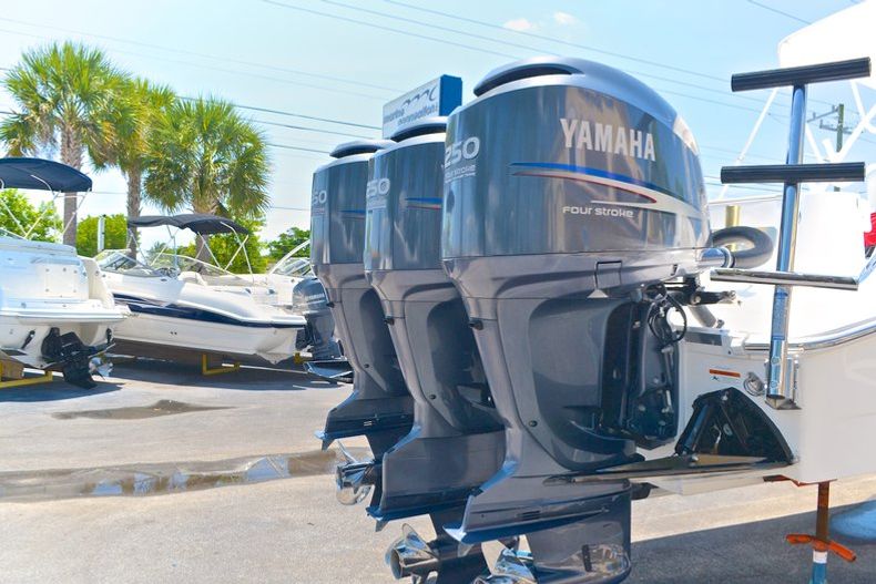 Thumbnail 14 for Used 2006 Wellcraft 352 Sport Center Console boat for sale in West Palm Beach, FL