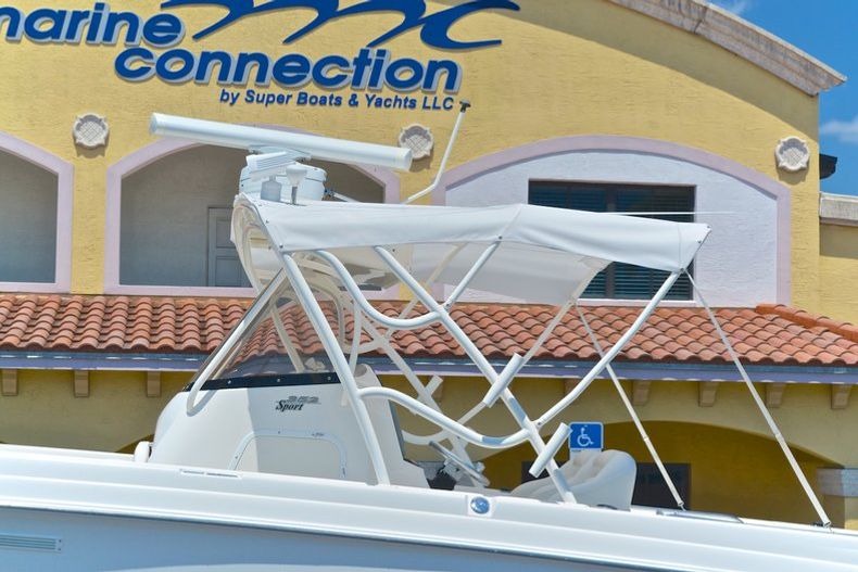 Thumbnail 21 for Used 2006 Wellcraft 352 Sport Center Console boat for sale in West Palm Beach, FL