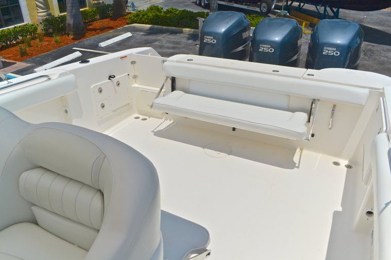 Thumbnail 53 for Used 2006 Wellcraft 352 Sport Center Console boat for sale in West Palm Beach, FL