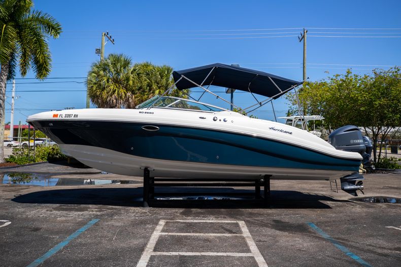 Thumbnail 7 for Used 2017 Hurricane SunDeck SD 2690 OB boat for sale in West Palm Beach, FL