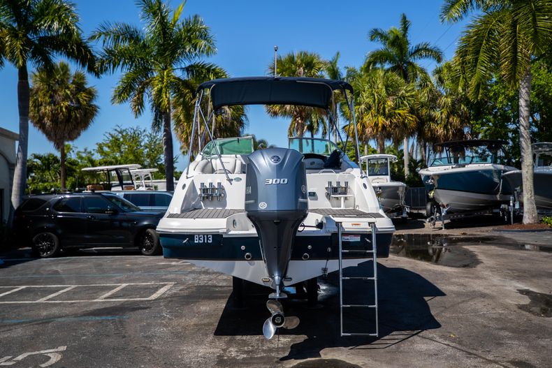 Thumbnail 10 for Used 2017 Hurricane SunDeck SD 2690 OB boat for sale in West Palm Beach, FL