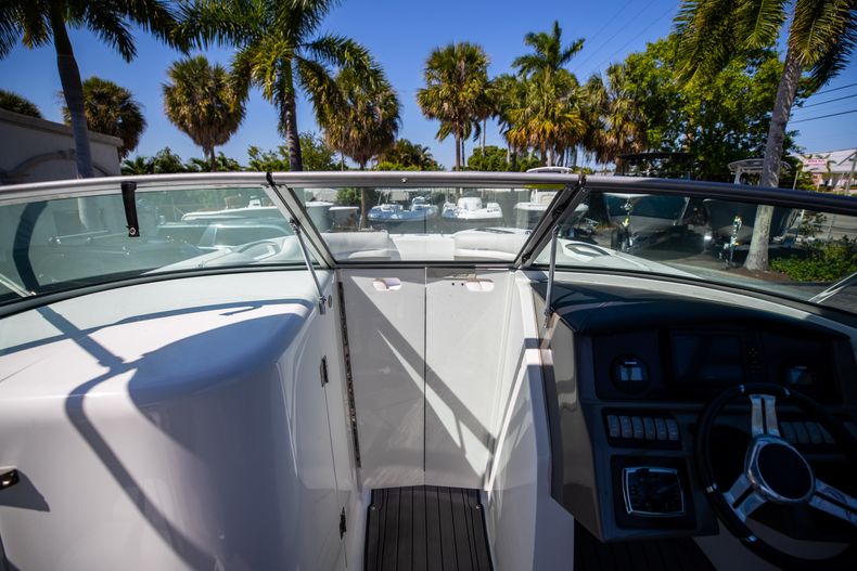 Thumbnail 36 for Used 2017 Hurricane SunDeck SD 2690 OB boat for sale in West Palm Beach, FL