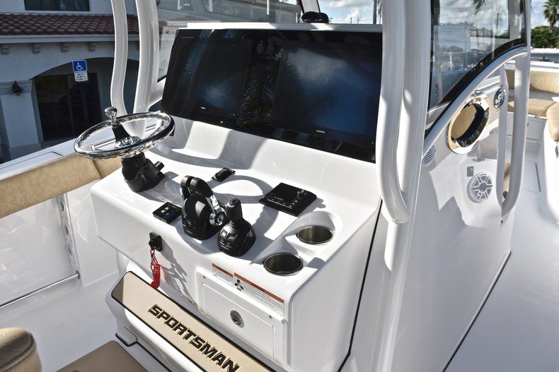 Thumbnail 61 for New 2019 Sportsman Open 312 Center Console boat for sale in Miami, FL
