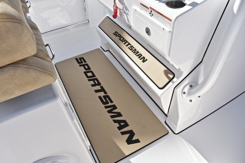 Thumbnail 68 for New 2019 Sportsman Open 312 Center Console boat for sale in Miami, FL