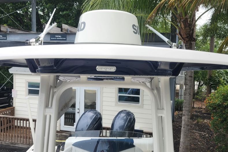 Thumbnail 13 for Used 2018 Robalo R242 Center Console boat for sale in Islamorada, FL