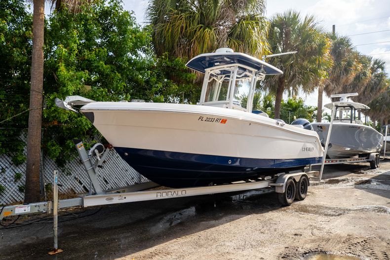 Thumbnail 1 for Used 2018 Robalo R242 Center Console boat for sale in Islamorada, FL