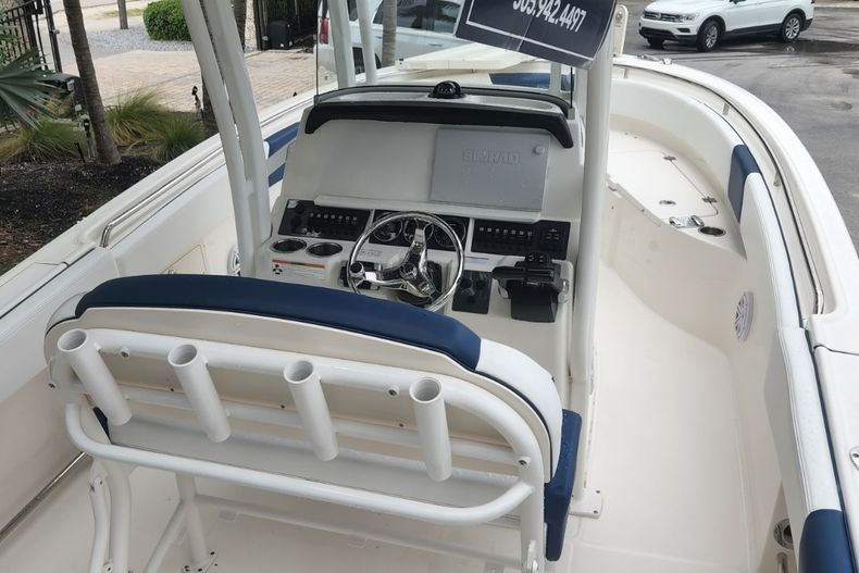 Thumbnail 7 for Used 2018 Robalo R242 Center Console boat for sale in Islamorada, FL