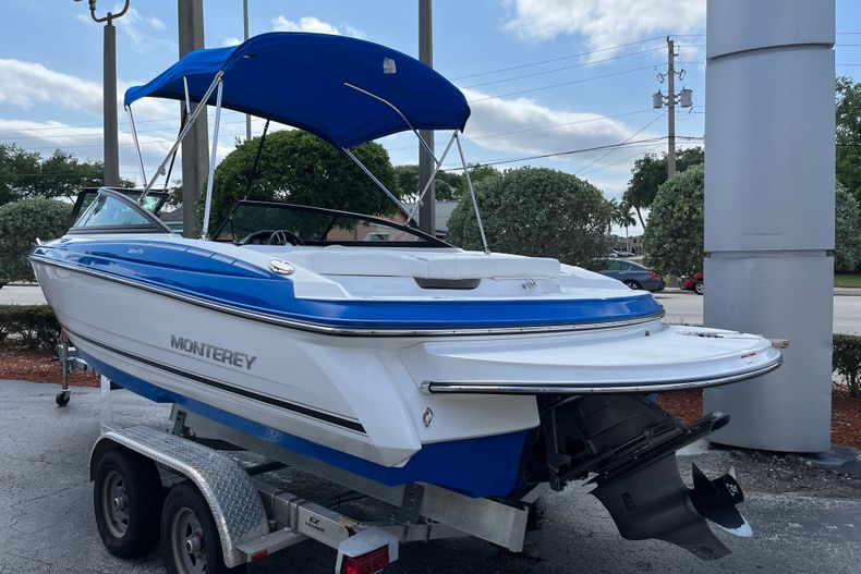 Thumbnail 3 for Used 2018 Monterey 224 FS boat for sale in Vero Beach, FL