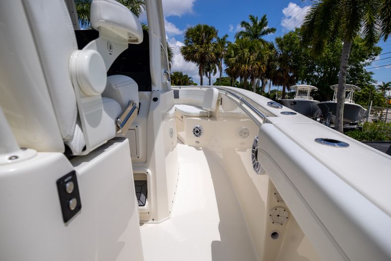 Thumbnail 15 for New 2022 Cobia 280 CC boat for sale in West Palm Beach, FL