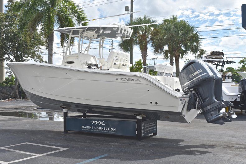 Thumbnail 6 for New 2019 Cobia 277 Center Console boat for sale in West Palm Beach, FL