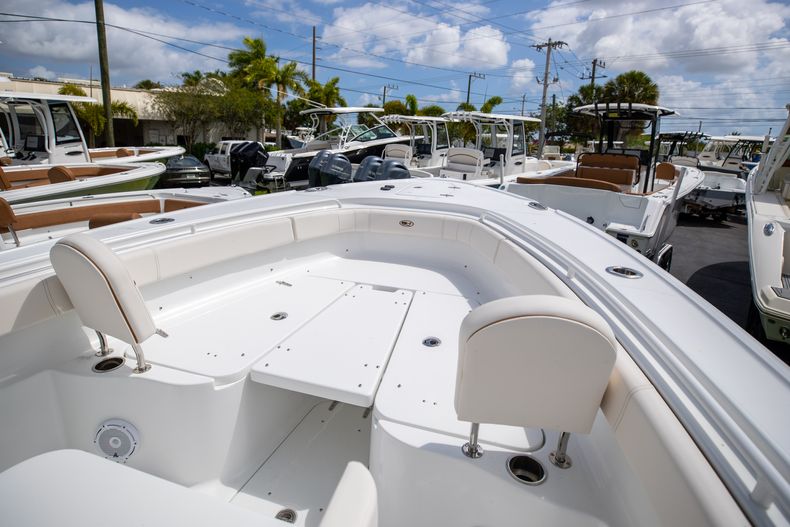 Thumbnail 5 for New 2022 Sea Hunt Ultra 305 SE boat for sale in West Palm Beach, FL