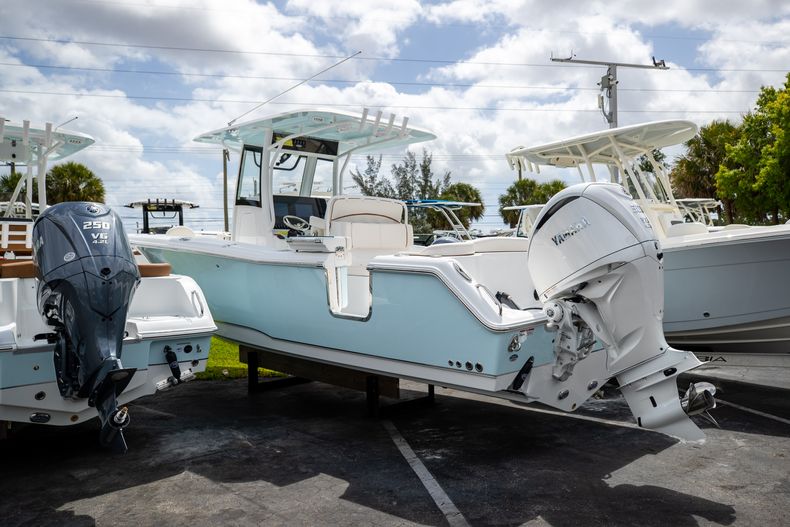 Thumbnail 1 for New 2022 Sea Hunt Ultra 305 SE boat for sale in West Palm Beach, FL