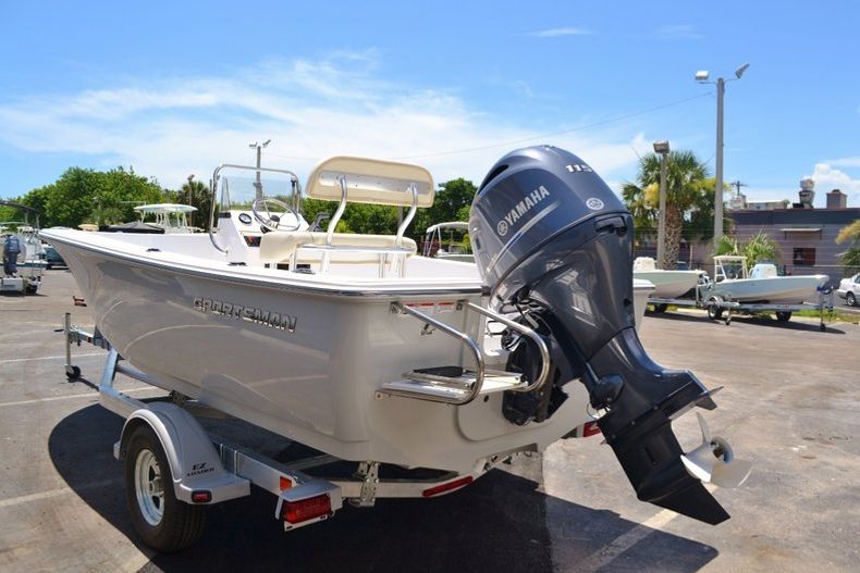 Thumbnail 4 for New 2016 Sportsman 19 Island Reef boat for sale in Miami, FL