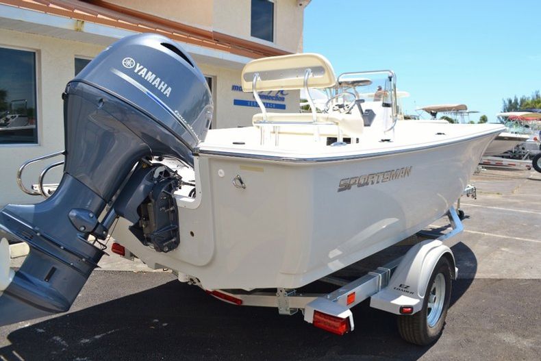 Thumbnail 6 for New 2016 Sportsman 19 Island Reef boat for sale in Miami, FL