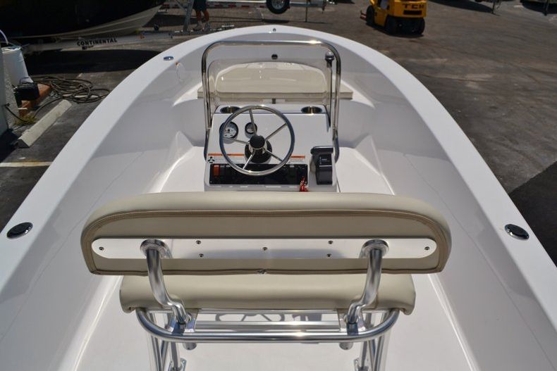 Thumbnail 8 for New 2016 Sportsman 19 Island Reef boat for sale in Miami, FL