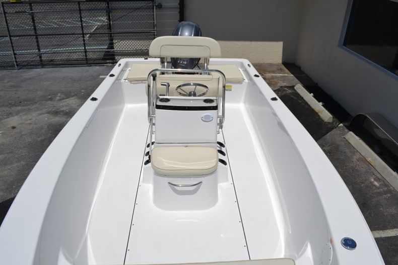 Thumbnail 11 for New 2016 Sportsman 19 Island Reef boat for sale in Miami, FL