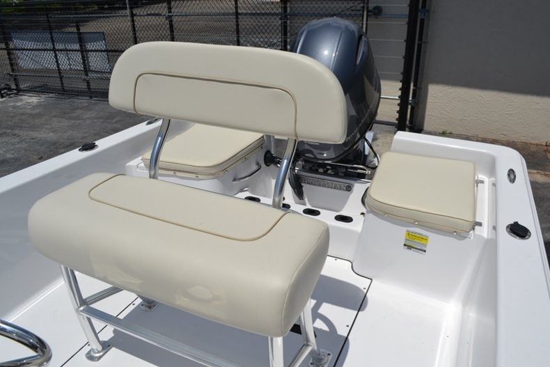 Thumbnail 12 for New 2016 Sportsman 19 Island Reef boat for sale in Miami, FL