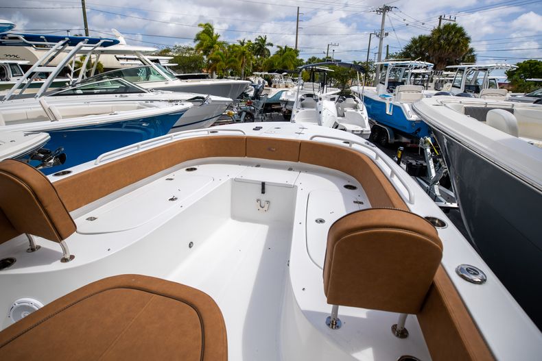 Thumbnail 6 for New 2022 Sea Hunt Escape 27 boat for sale in Vero Beach, FL