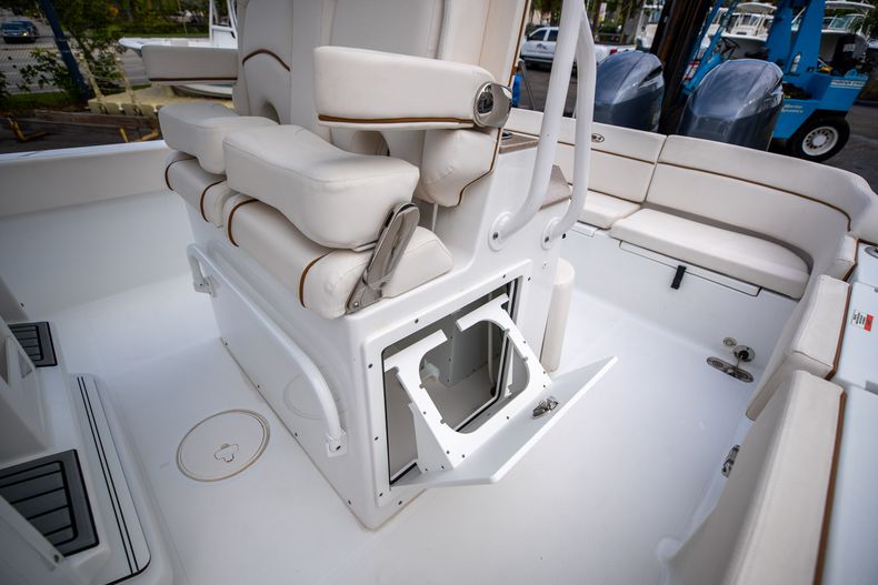 Thumbnail 28 for Used 2021 Sea Hunt Escape 27 boat for sale in West Palm Beach, FL