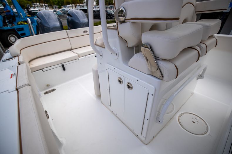 Thumbnail 23 for Used 2021 Sea Hunt Escape 27 boat for sale in West Palm Beach, FL