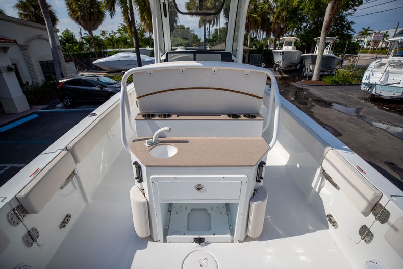 Thumbnail 13 for Used 2021 Sea Hunt Escape 27 boat for sale in West Palm Beach, FL