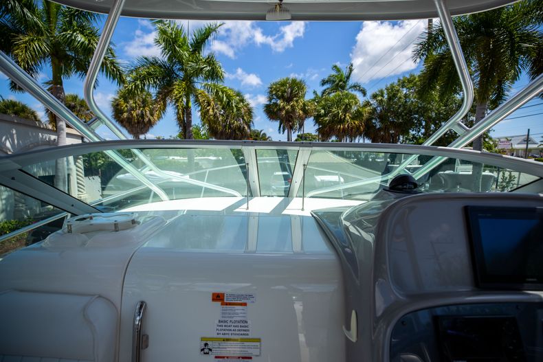 Thumbnail 29 for Used 2014 Robalo R265 boat for sale in West Palm Beach, FL