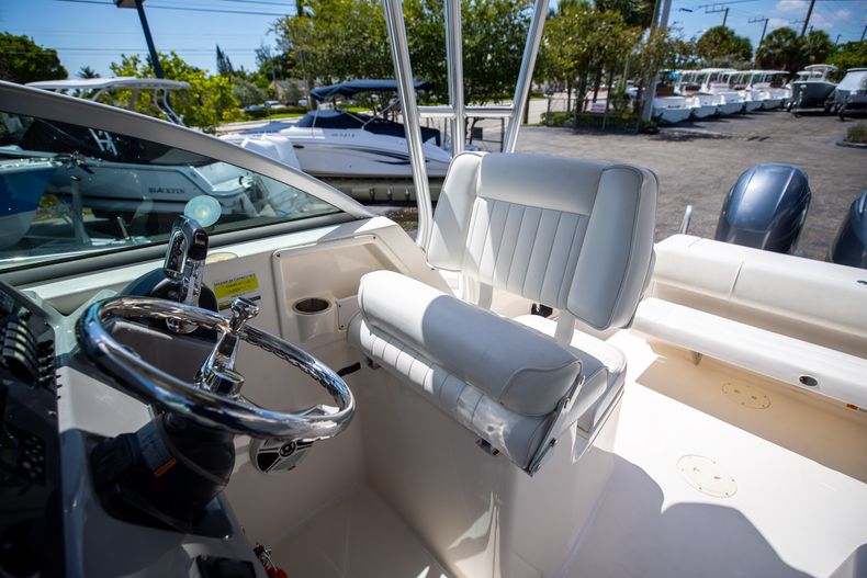 Thumbnail 30 for Used 2014 Robalo R265 boat for sale in West Palm Beach, FL