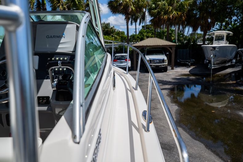 Thumbnail 41 for Used 2014 Robalo R265 boat for sale in West Palm Beach, FL