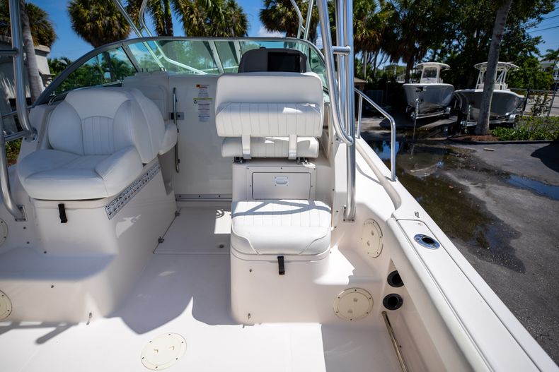 Thumbnail 18 for Used 2014 Robalo R265 boat for sale in West Palm Beach, FL