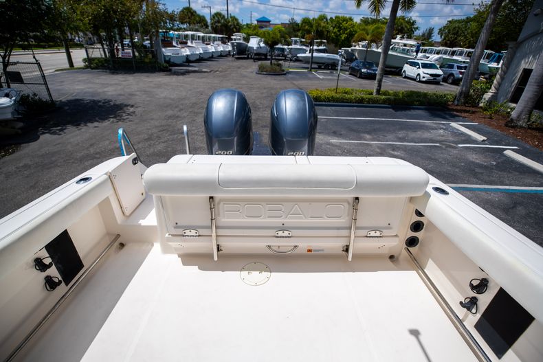 Thumbnail 16 for Used 2014 Robalo R265 boat for sale in West Palm Beach, FL