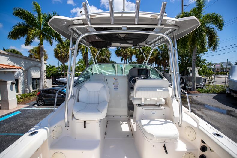 Thumbnail 13 for Used 2014 Robalo R265 boat for sale in West Palm Beach, FL