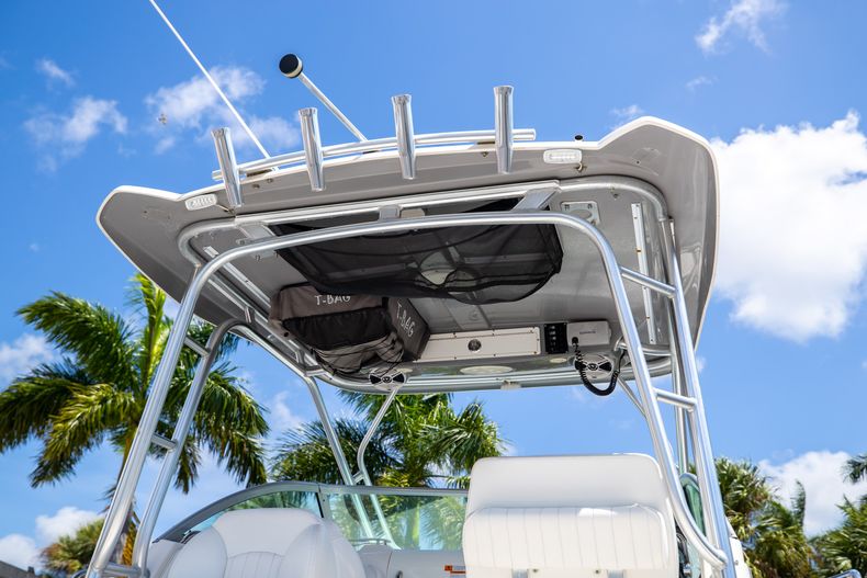 Thumbnail 12 for Used 2014 Robalo R265 boat for sale in West Palm Beach, FL