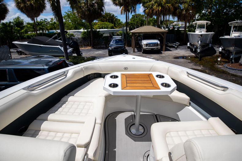Thumbnail 40 for New 2022 Cobalt 30SC boat for sale in West Palm Beach, FL