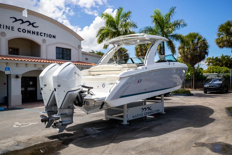Thumbnail 7 for New 2022 Cobalt 30SC boat for sale in West Palm Beach, FL