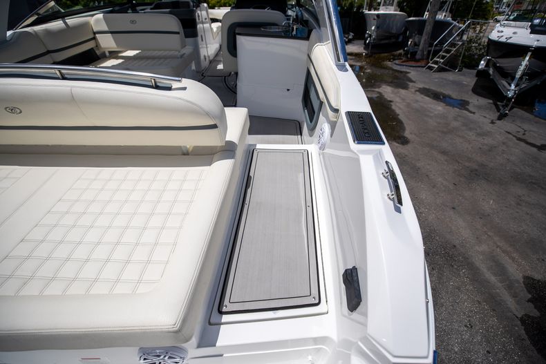 Thumbnail 10 for New 2022 Cobalt 30SC boat for sale in West Palm Beach, FL
