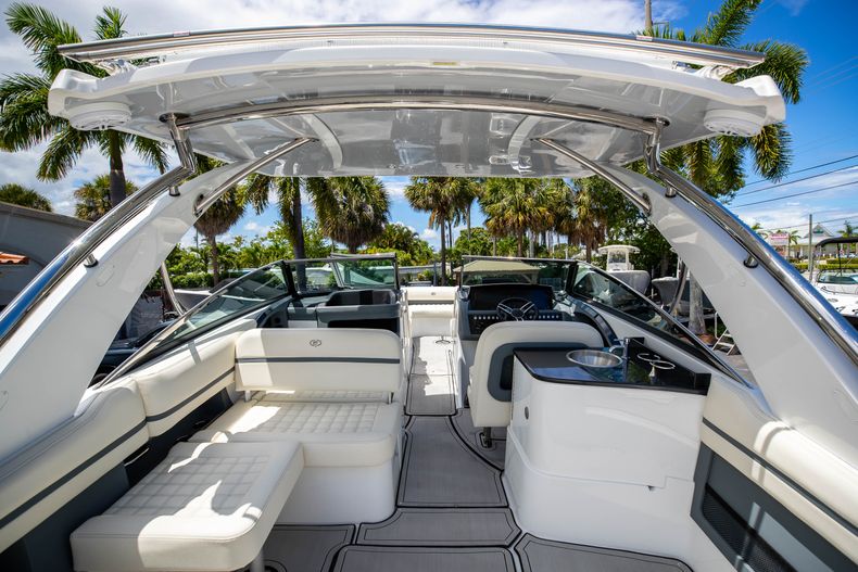 Thumbnail 13 for New 2022 Cobalt 30SC boat for sale in West Palm Beach, FL