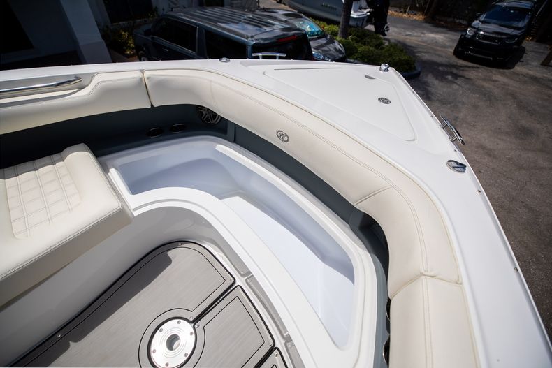 Thumbnail 43 for New 2022 Cobalt 30SC boat for sale in West Palm Beach, FL