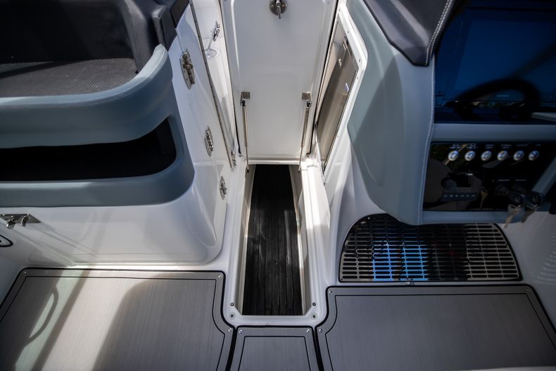 Thumbnail 35 for New 2022 Cobalt 30SC boat for sale in West Palm Beach, FL
