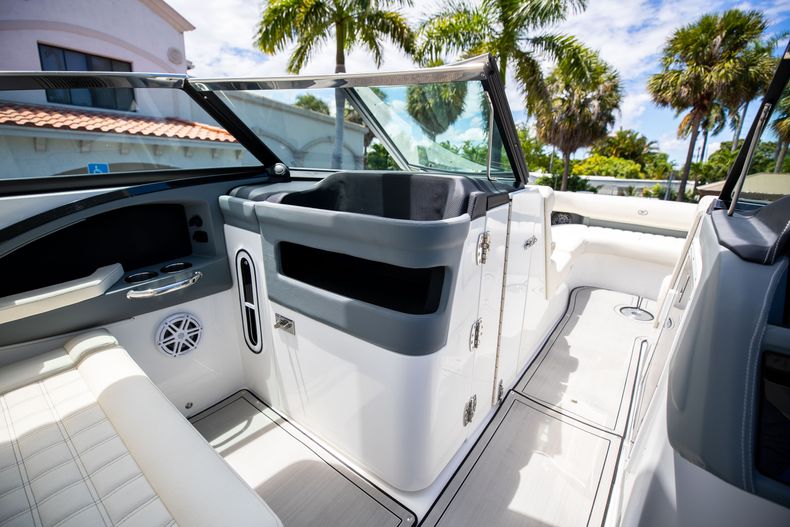 Thumbnail 27 for New 2022 Cobalt 30SC boat for sale in West Palm Beach, FL