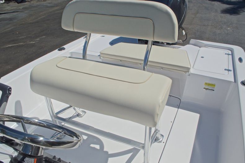 Thumbnail 18 for New 2017 Sportsman 20 Island Bay boat for sale in West Palm Beach, FL