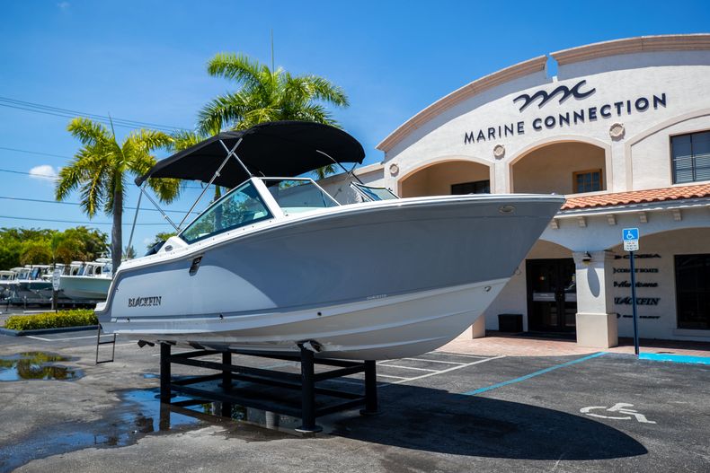 Thumbnail 1 for New 2022 Blackfin 232DC boat for sale in West Palm Beach, FL
