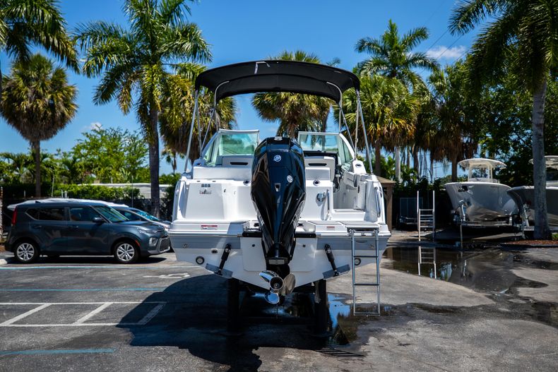 Thumbnail 6 for New 2022 Blackfin 232DC boat for sale in West Palm Beach, FL